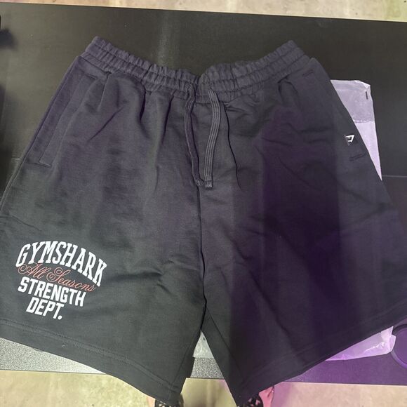 Gymshark Other - GYMSHARK Trophy Graphic Shorts Large